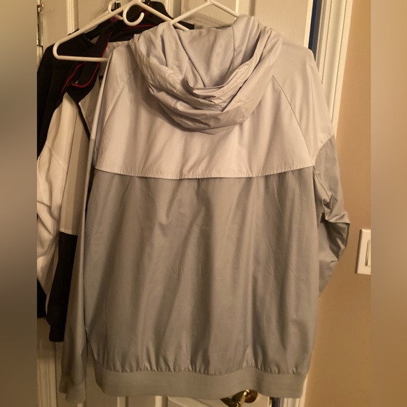 Nike Windbreaker Size XL New - Picture 4 of 4